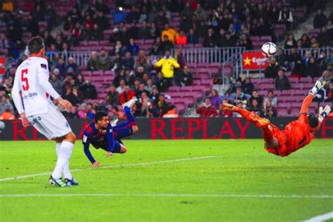 Barcelona Crushes Valencia 5-0 In Copa Del Rey