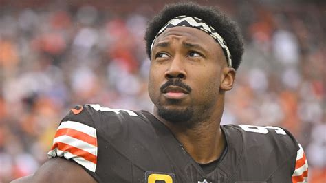 Browns' Garrett Asks For Trade After Eight Years